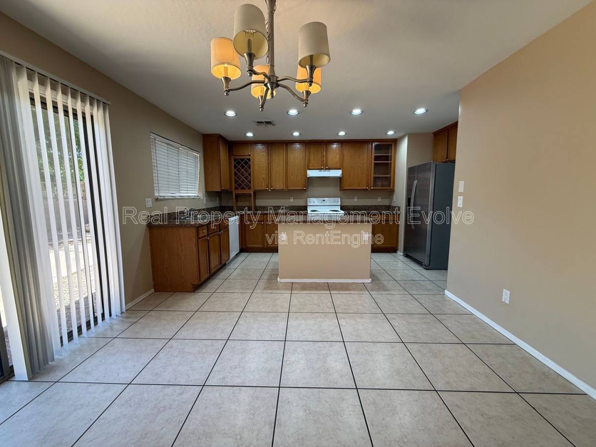 House for rent at 8145 W Palo Verde Ave, Peoria, AZ 85345