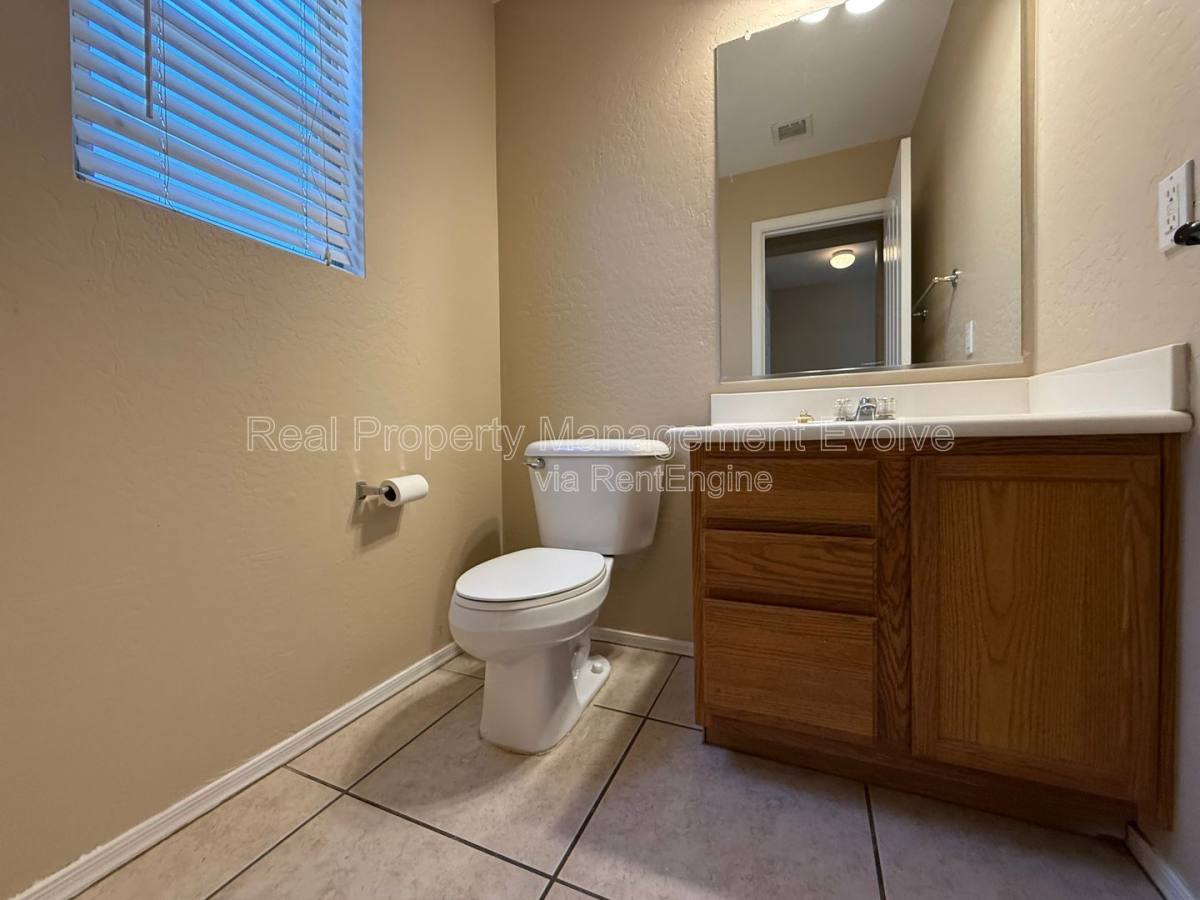 House for rent at 8145 W Palo Verde Ave, Peoria, AZ 85345