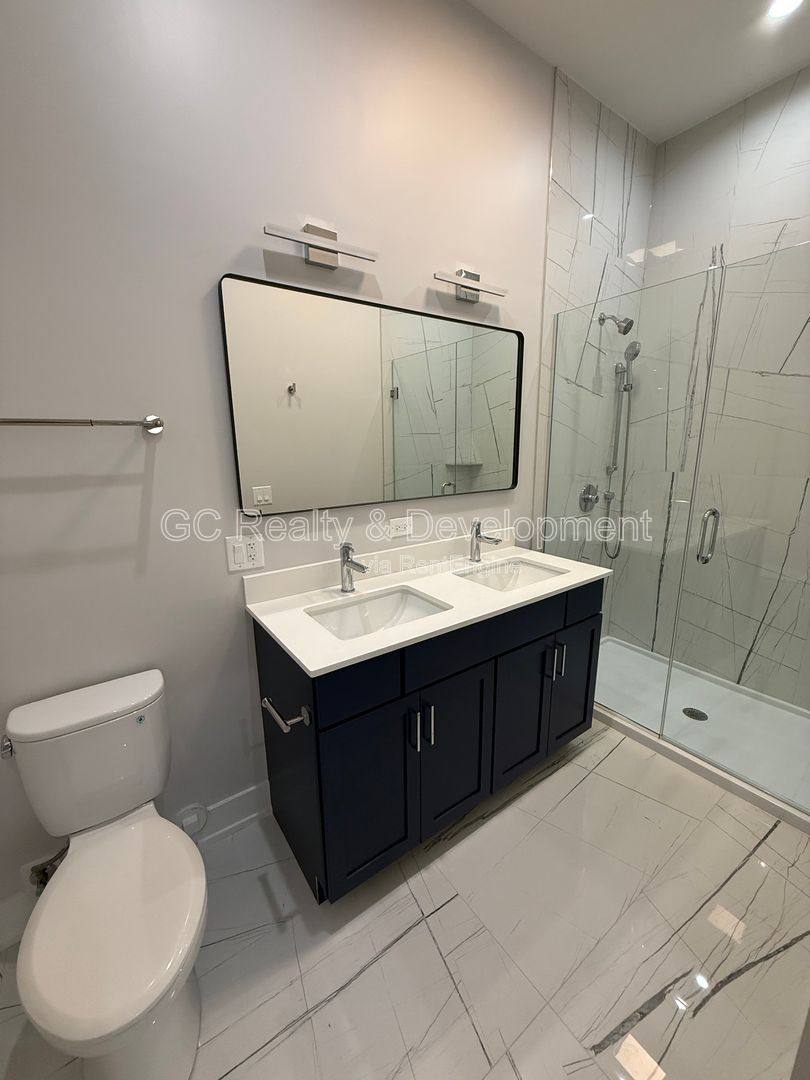Apartment for rent at 5071 N NW Highway 104, Chicago, IL 60630