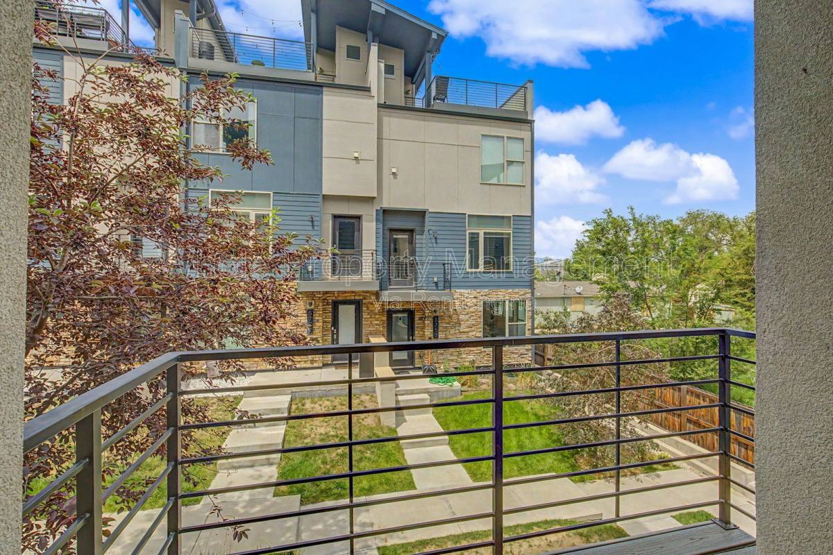 Townhouse for rent at 5737 W 17th Ave, Denver, CO 80214
