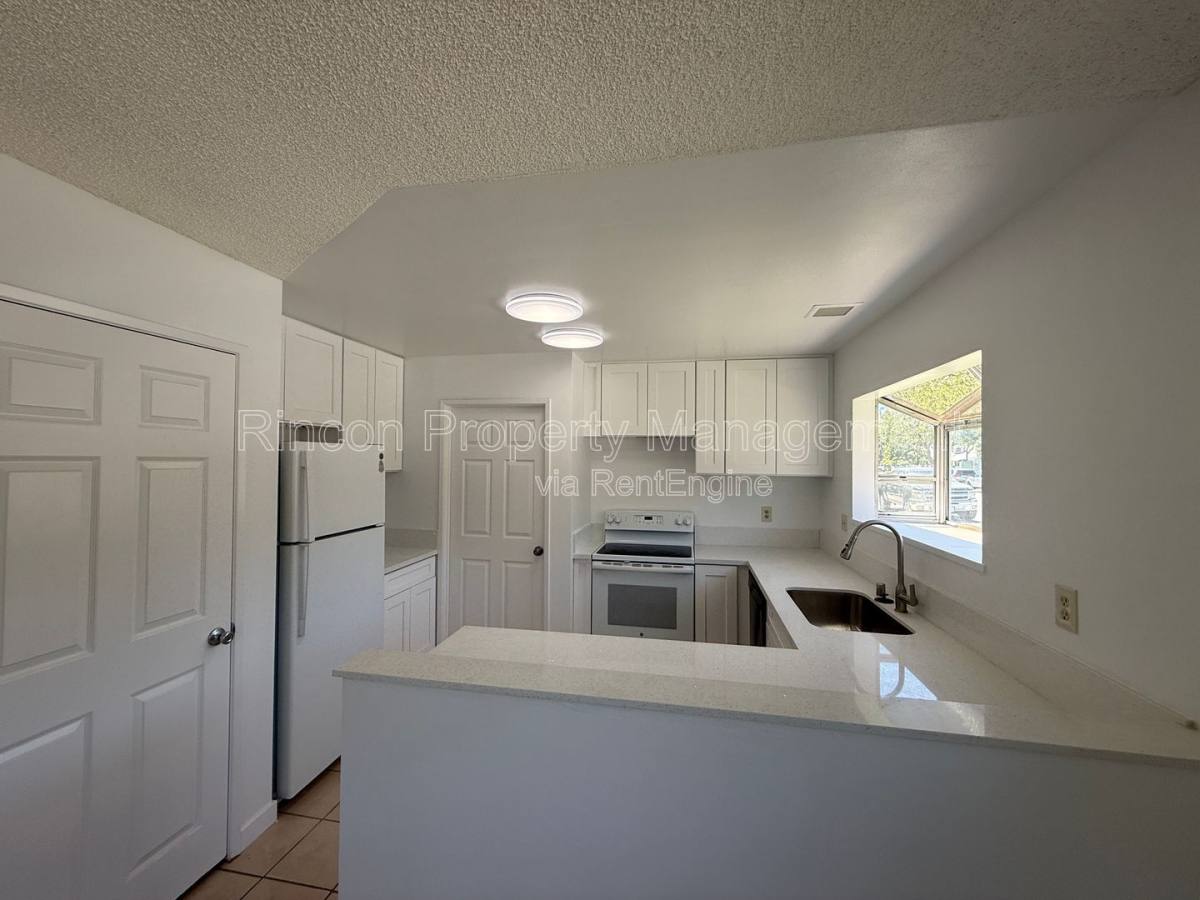 Townhouse for rent at 3440 Huerta Court, Camarillo, CA 93010