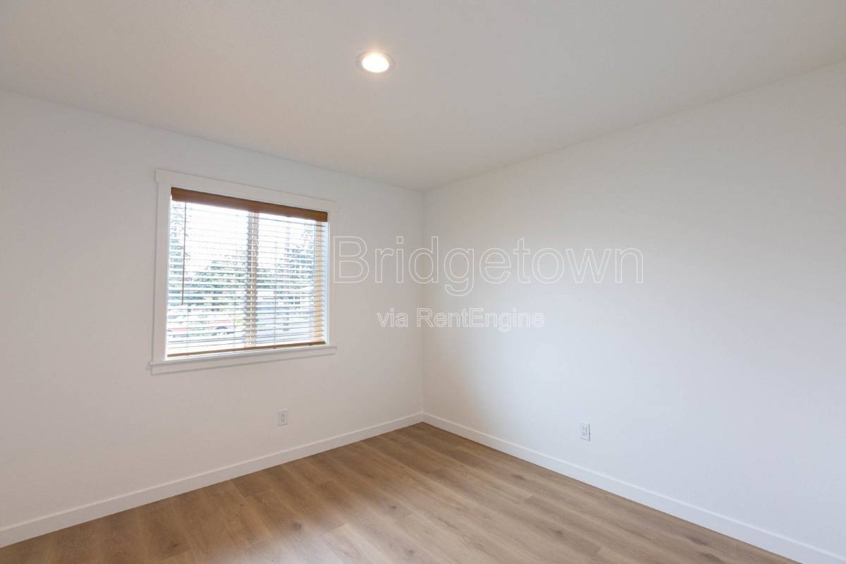 Townhouse for rent at 6506 SE 63rd Ave, Portland, OR 97206