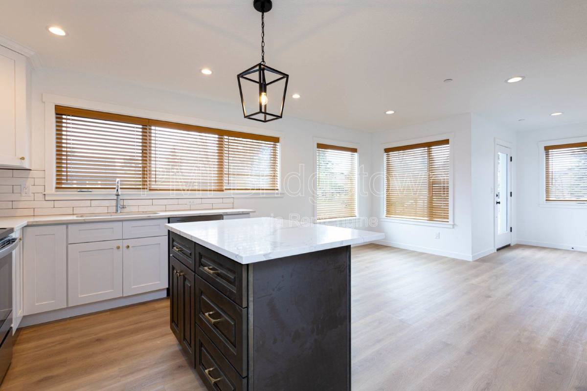 Townhouse for rent at 6506 SE 63rd Ave, Portland, OR 97206