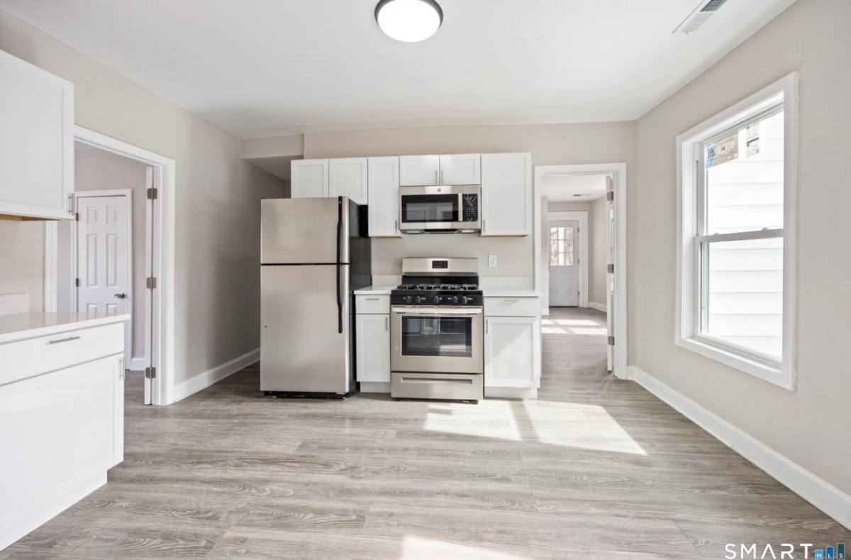 Apartment for rent at 465 Washington Ave #2, Waterbury, CT 06708