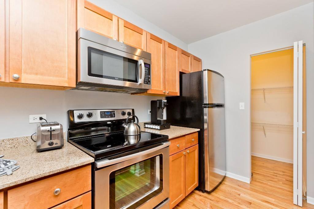 Apartment for rent at 4607 N Sheridan Rd, Chicago, IL 60640