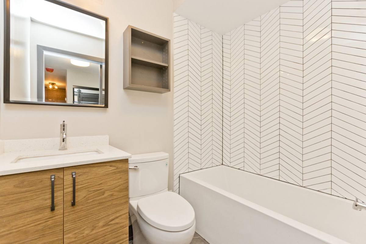 Apartment for rent at 512 W Wrightwood Ave, Chicago, IL 60614