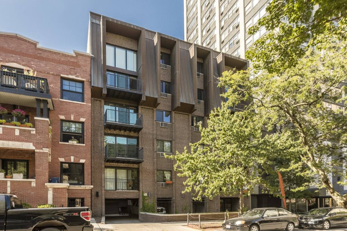 Apartment for rent at 512 W Wrightwood Ave, Chicago, IL 60614