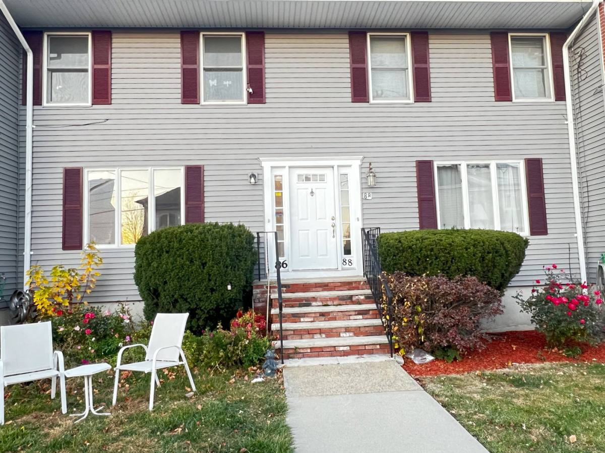 Townhouse for rent at 86 Atwood St, Revere, MA 02151