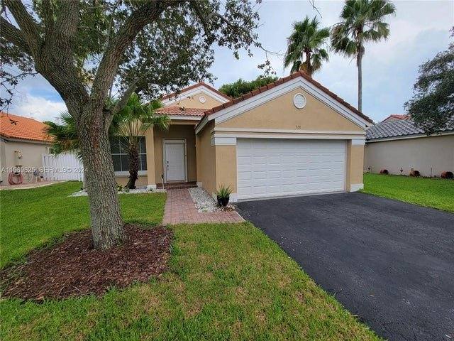 House for rent at 928 Falling Water Rd, Fort Lauderdale, FL 33326