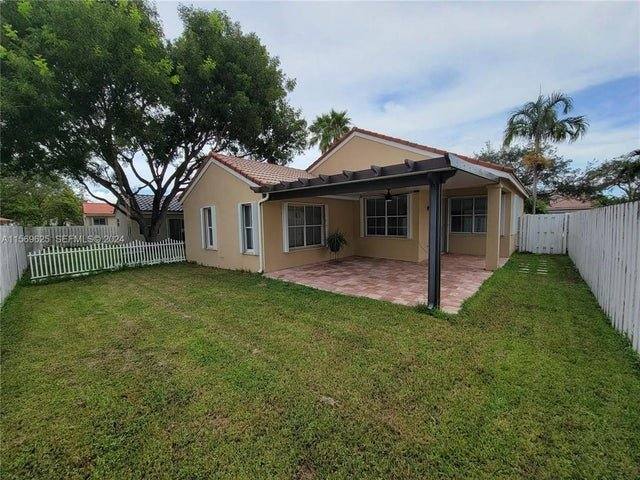 House for rent at 928 Falling Water Rd, Fort Lauderdale, FL 33326