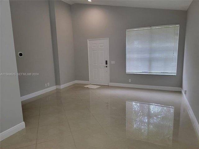 House for rent at 928 Falling Water Rd, Fort Lauderdale, FL 33326