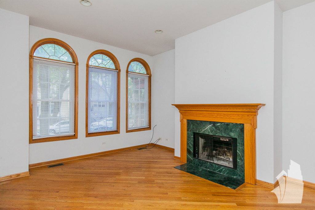 Apartment for rent at 2732 N Ave #1, Chicago, IL 60614