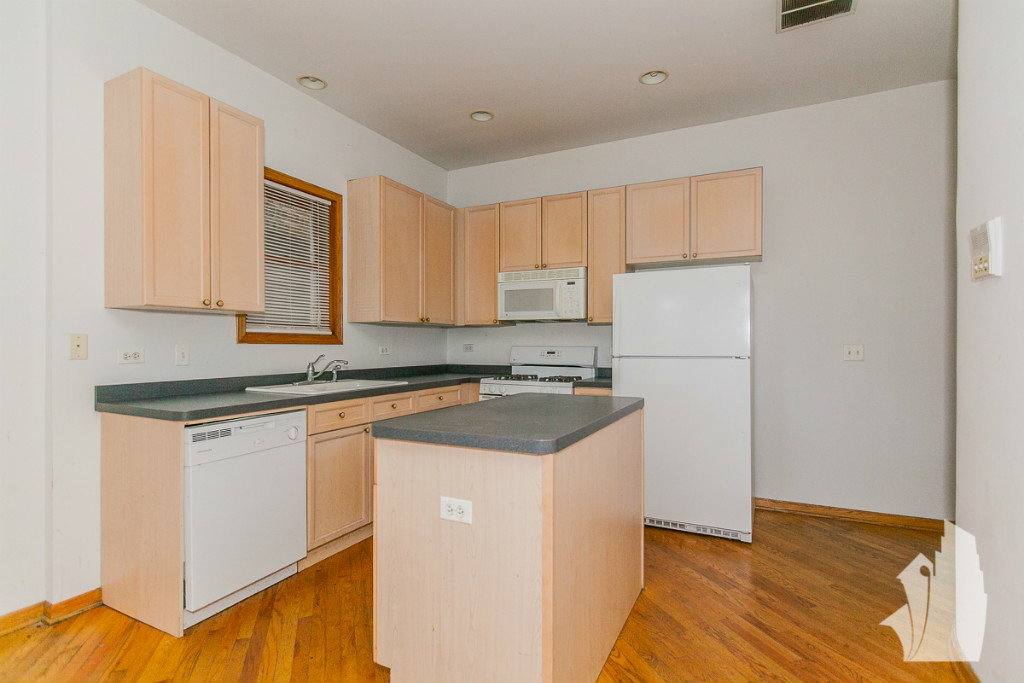 Apartment for rent at 2732 N Ave #1, Chicago, IL 60614
