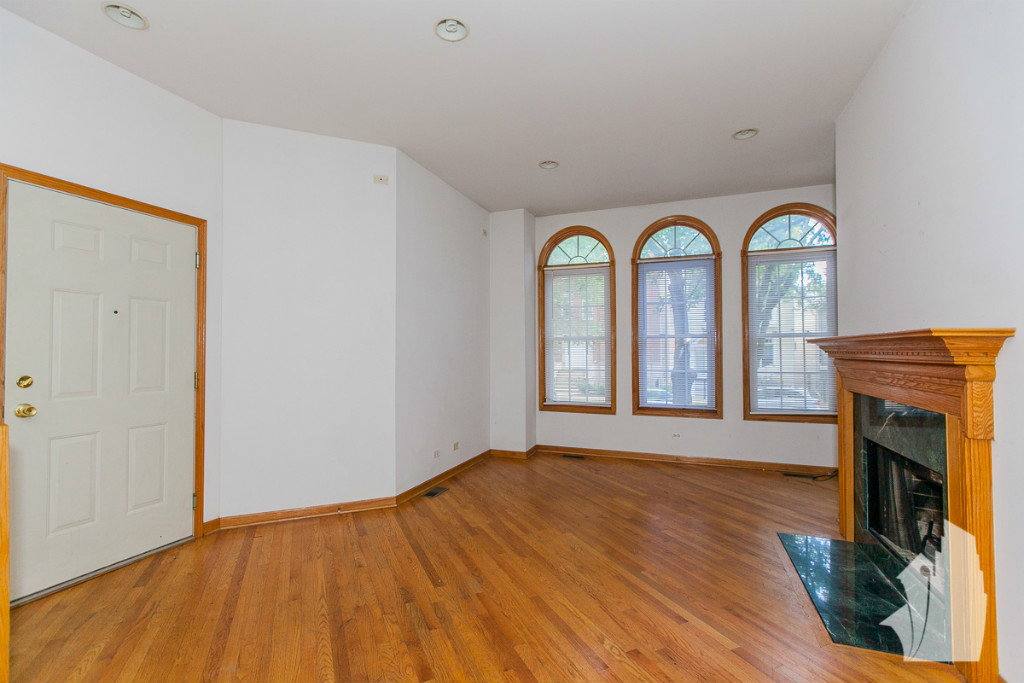 Apartment for rent at 2732 N Ave #1, Chicago, IL 60614
