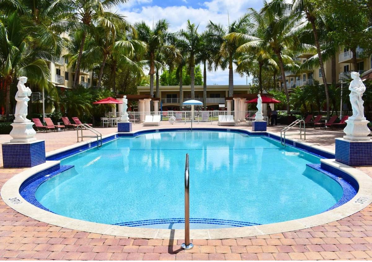 Apartment for rent at 18335 NW 68th Ave #230, Hialeah, FL 33015