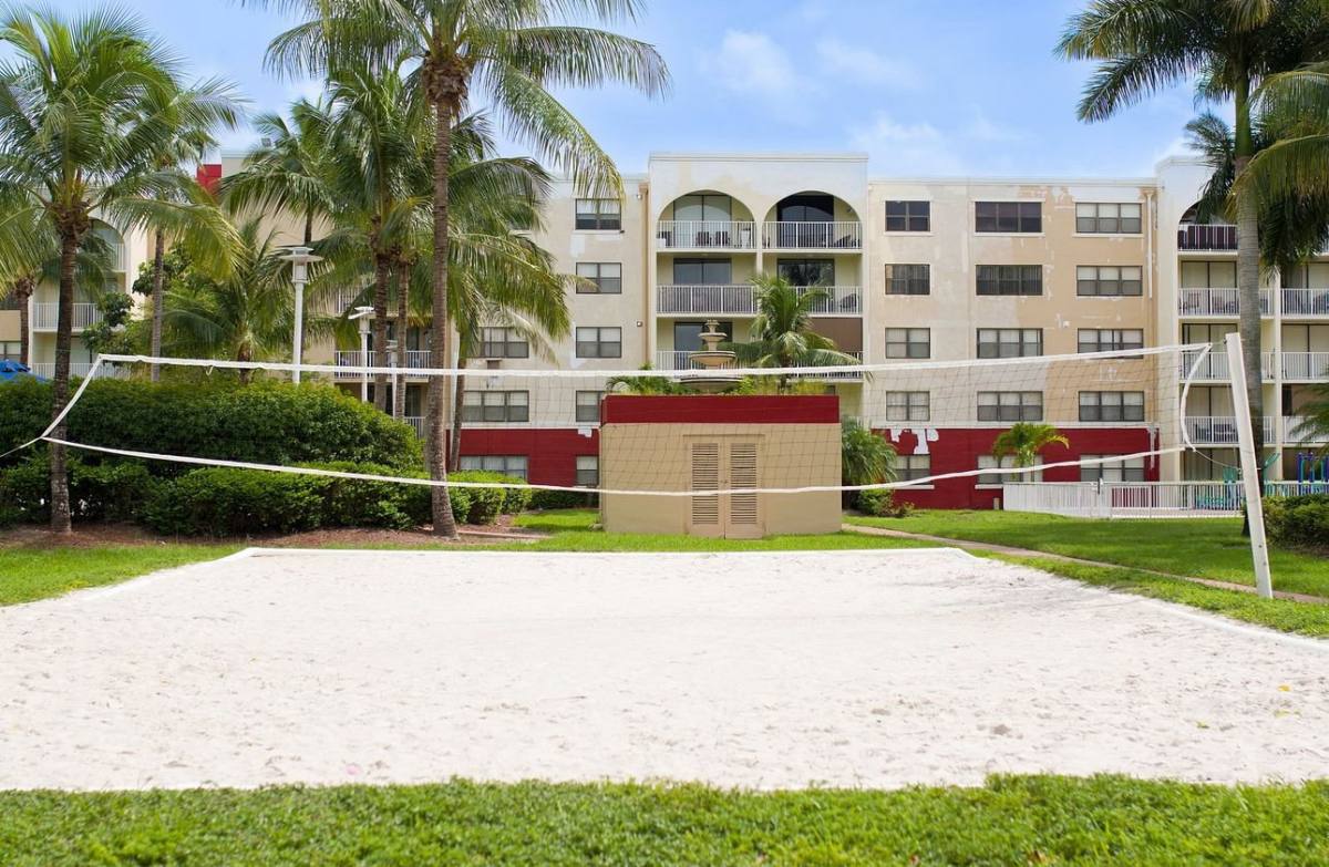 Apartment for rent at 18335 NW 68th Ave #230, Hialeah, FL 33015