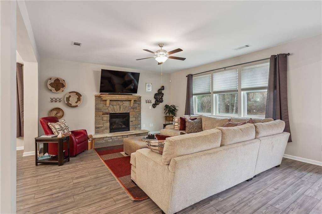 House for rent at 4367 Waxwing St, Hoschton, GA 30548