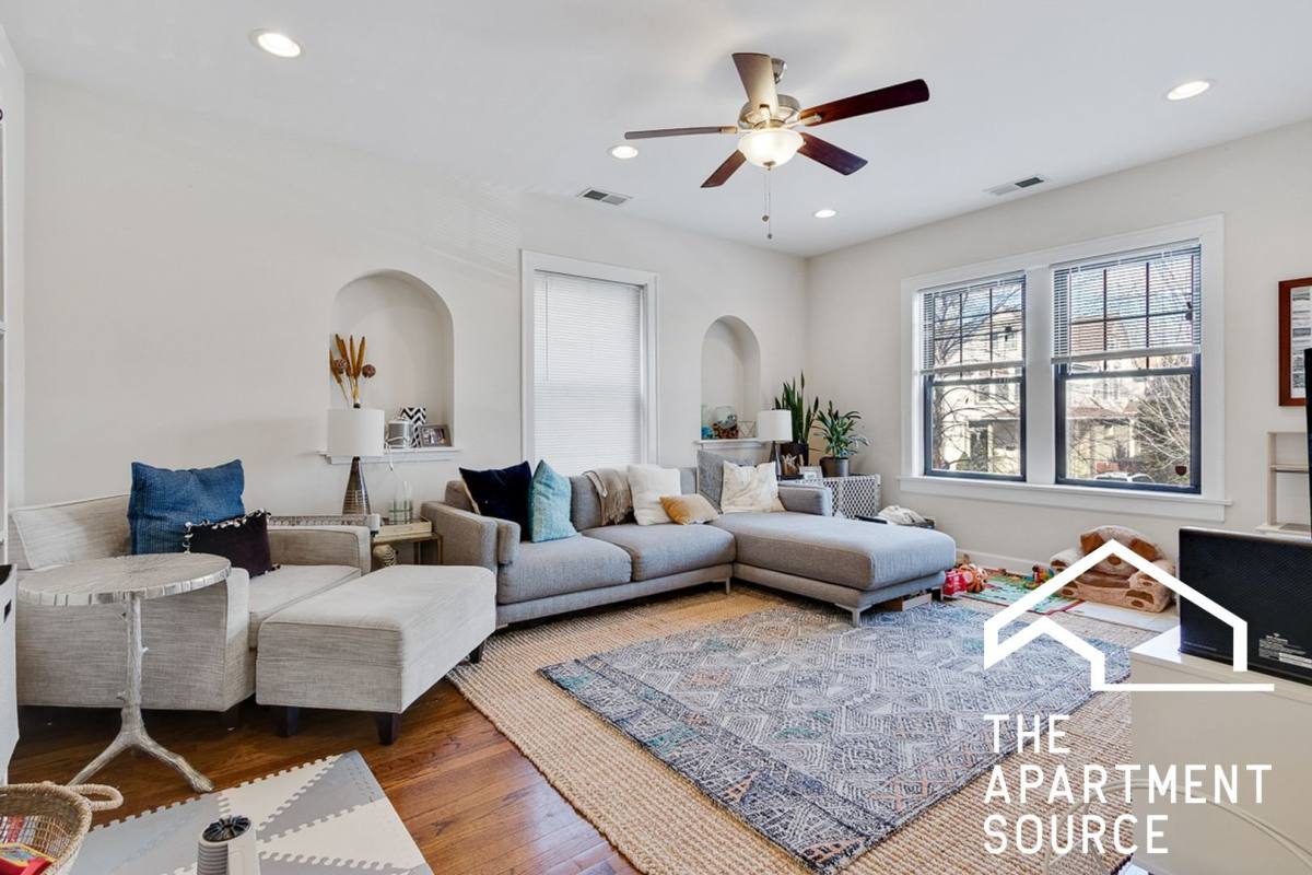 Apartment for rent at 1819 W Leland Ave #1, Chicago, IL 60640