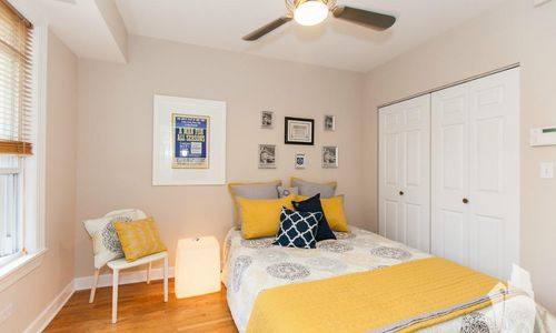 Apartment for rent at 622 W Roscoe St #1A, Chicago, IL 60657