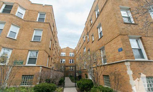 Apartment for rent at 622 W Roscoe St #1A, Chicago, IL 60657