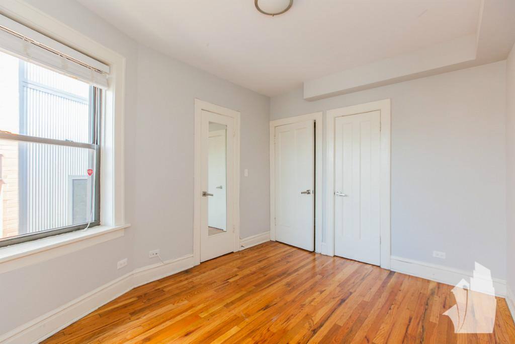 Apartment for rent at 2229 W Wilson Ave, Chicago, IL 60625