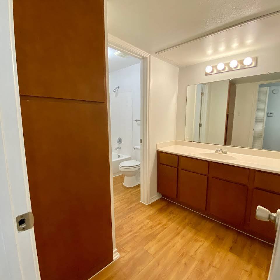 Apartment for rent at 11900 Barwood Bend Dr, Houston, TX 77065