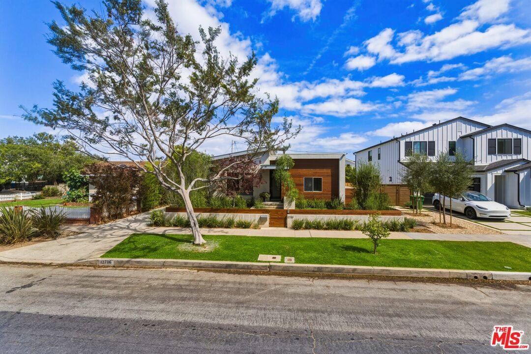House for rent at 12706 Stanwood Dr, Los Angeles, CA 90066