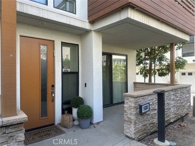 Townhouse for rent at 1688 Topanga, Costa Mesa, CA 92627