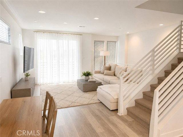 Townhouse for rent at 1688 Topanga, Costa Mesa, CA 92627