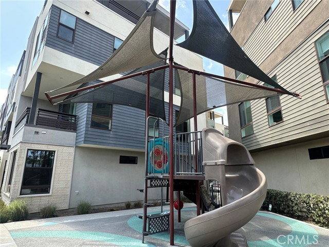 Townhouse for rent at 1688 Topanga, Costa Mesa, CA 92627