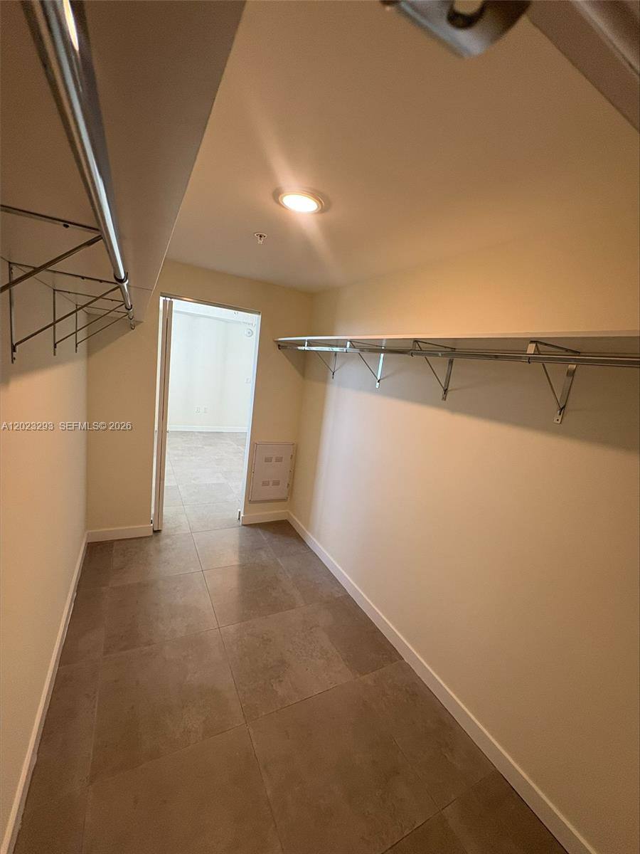 Apartment for rent at 16395 Biscayne Blvd, North Miami Beach, FL 33160