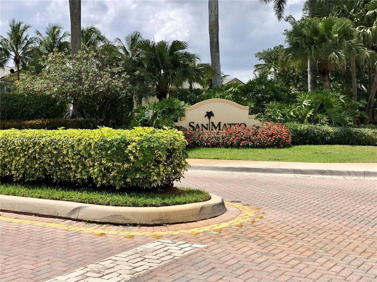 Townhouse for rent at 2233 Ensenada Terrace, Fort Lauderdale, FL 33327