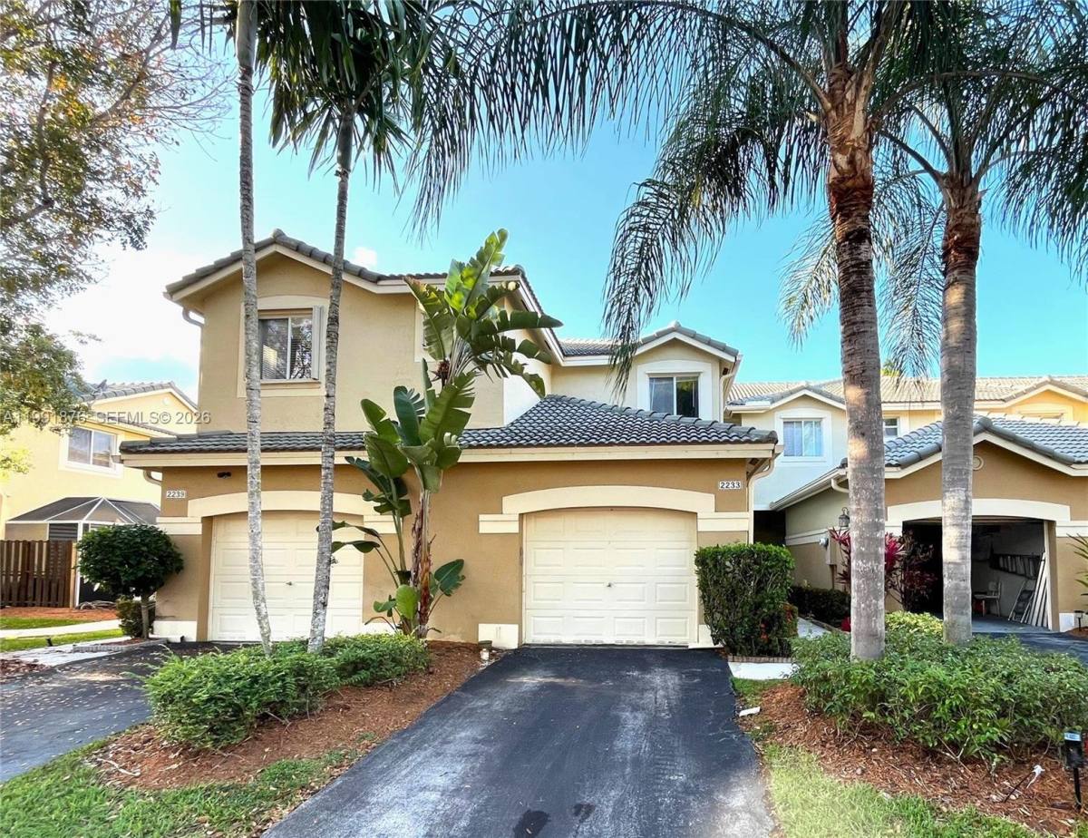 Townhouse for rent at 2233 Ensenada Terrace, Fort Lauderdale, FL 33327