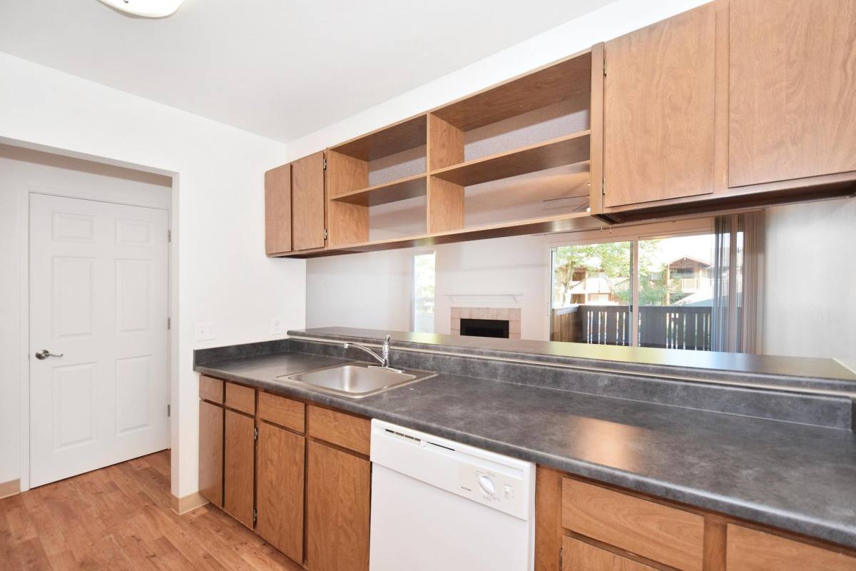 Apartment for rent at 12375 Mount Jefferson Terrace #12D, Lake Oswego, OR 97035