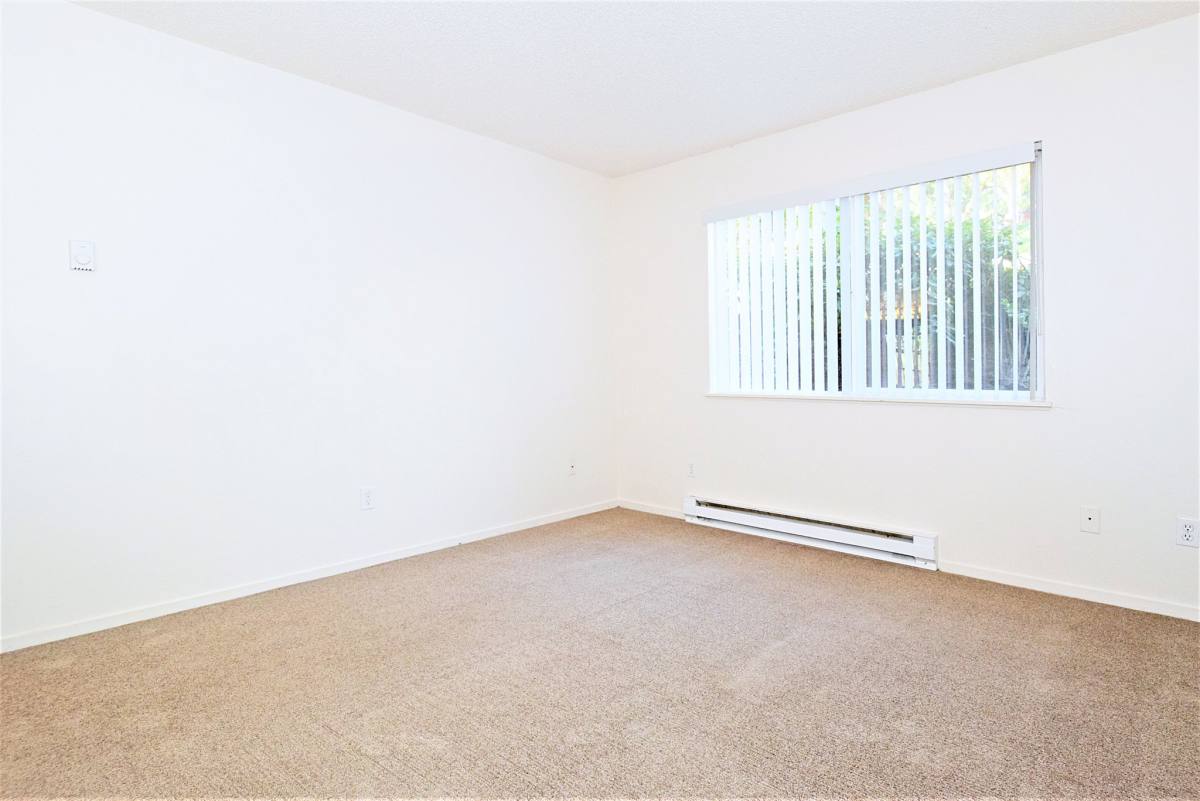Apartment for rent at 12375 Mount Jefferson Terrace #10E, Lake Oswego, OR 97035