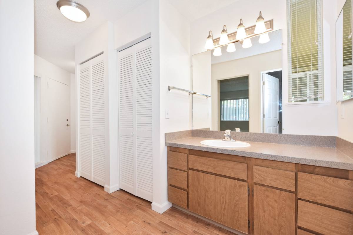 Apartment for rent at 12375 Mount Jefferson Terrace #7D, Lake Oswego, OR 97035
