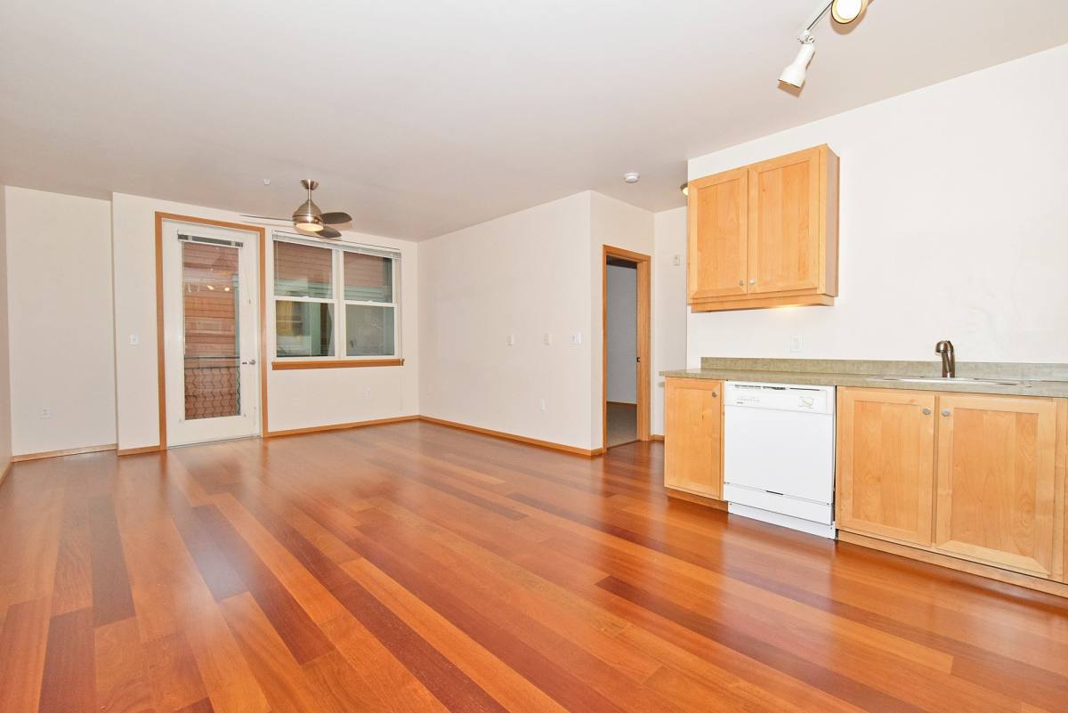 Apartment for rent at 3535 S Corbett Ave #201, Portland, OR 97239