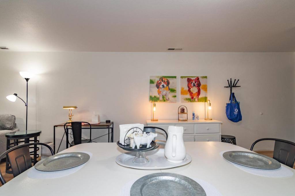 Townhouse for rent at 565 Primrose Dr, Central Point, OR 97502
