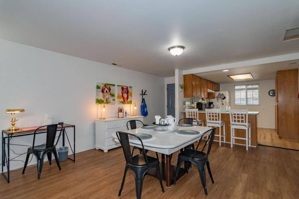 Townhouse for rent at 565 Primrose Dr, Central Point, OR 97502