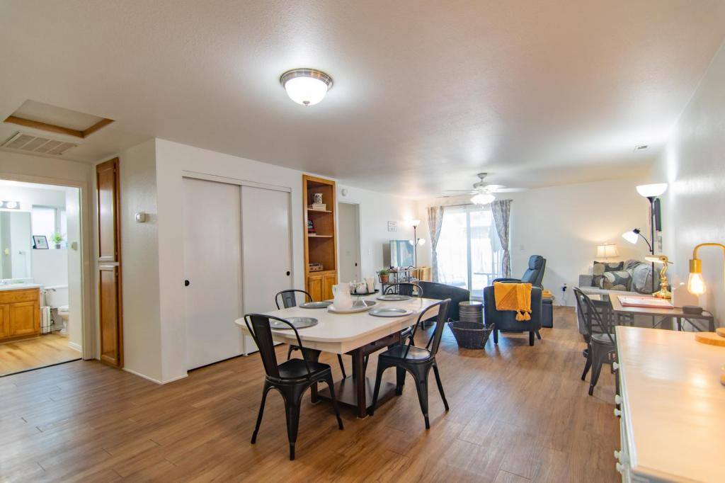 Townhouse for rent at 565 Primrose Dr, Central Point, OR 97502
