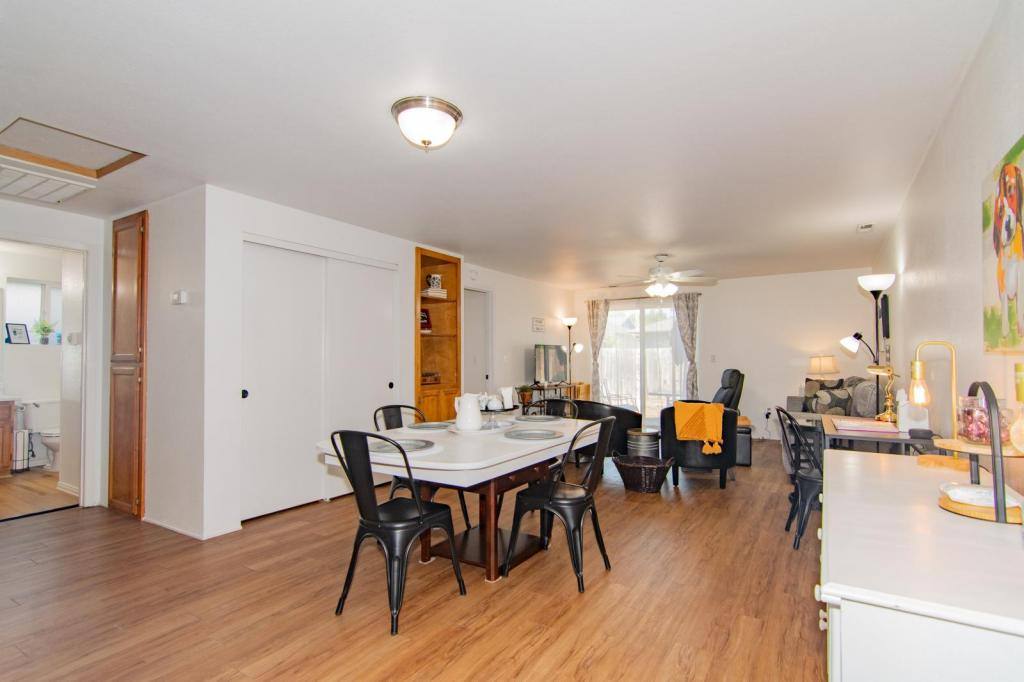 Townhouse for rent at 565 Primrose Dr, Central Point, OR 97502