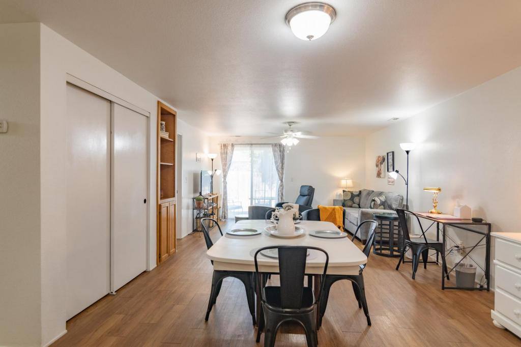 Townhouse for rent at 565 Primrose Dr, Central Point, OR 97502