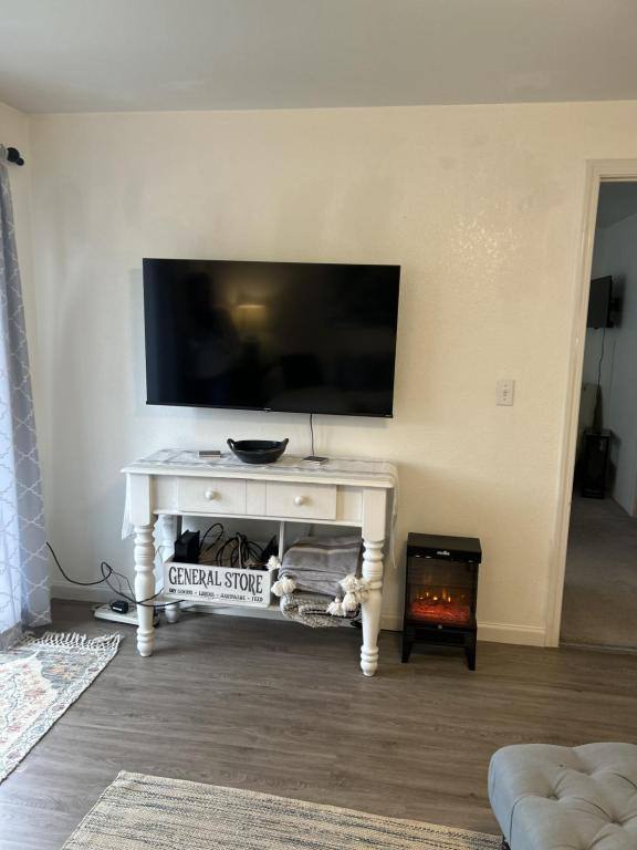 Townhouse for rent at 563 Primrose Dr, Central Point, OR 97502