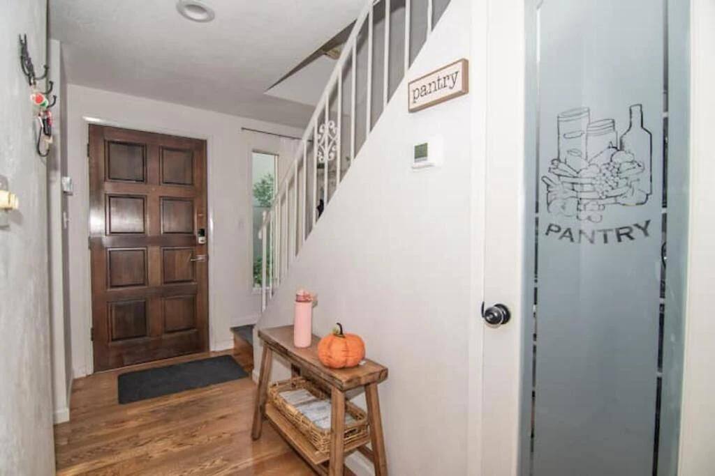 Townhouse for rent at 1309 Maple Leaf Court, Medford, OR 97504