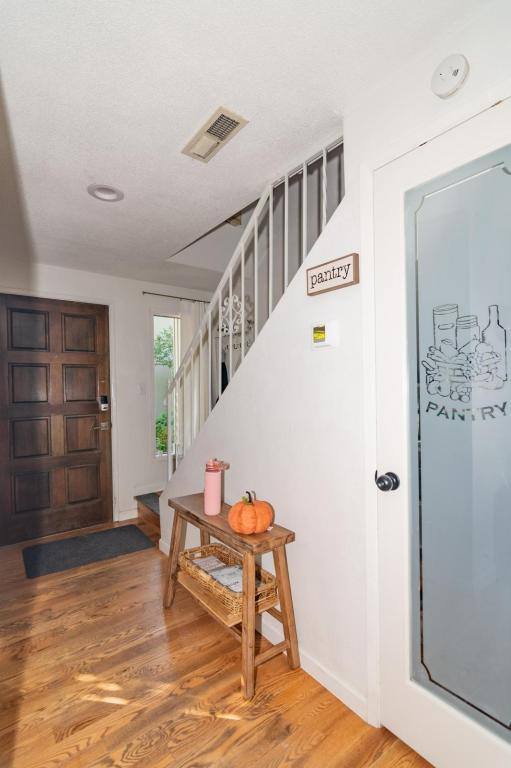 Townhouse for rent at 1309 Maple Leaf Court, Medford, OR 97504