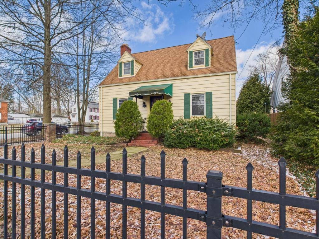 House for rent at 407 Washington St NE, Warren, OH 44483