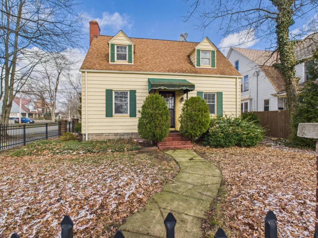 House for rent at 407 Washington St NE, Warren, OH 44483