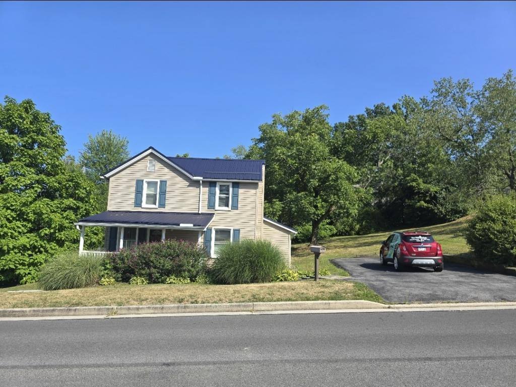 House for rent at 421 E 21st Ave, Altoona, PA 16601