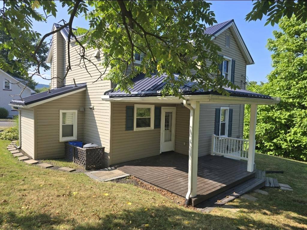 House for rent at 421 E 21st Ave, Altoona, PA 16601