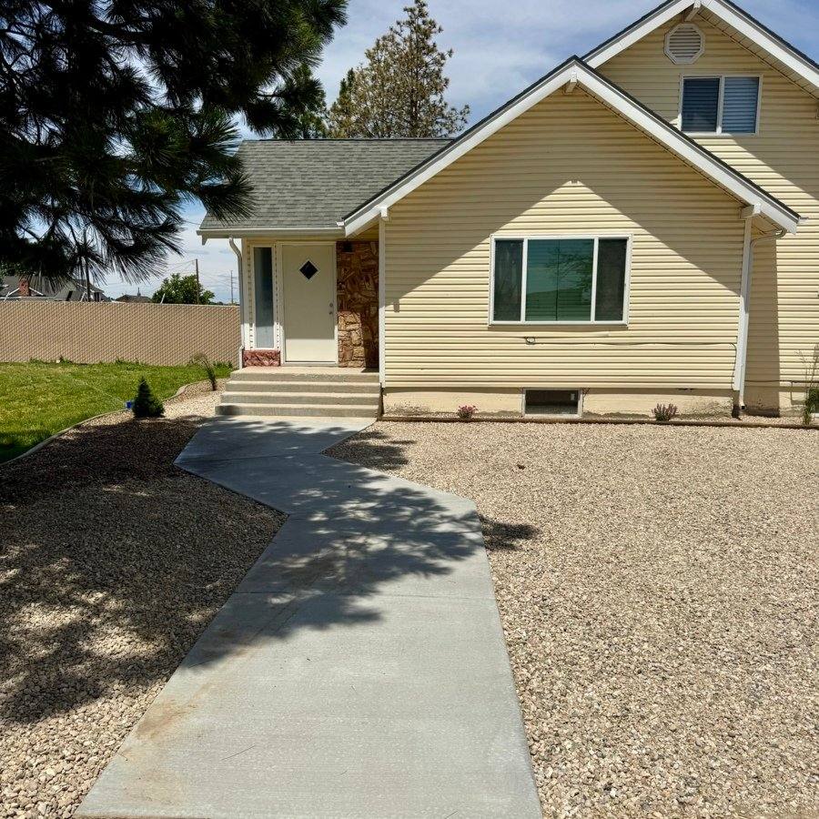 House for rent at 2124 S Happy Valley Rd, Nampa, ID 83686